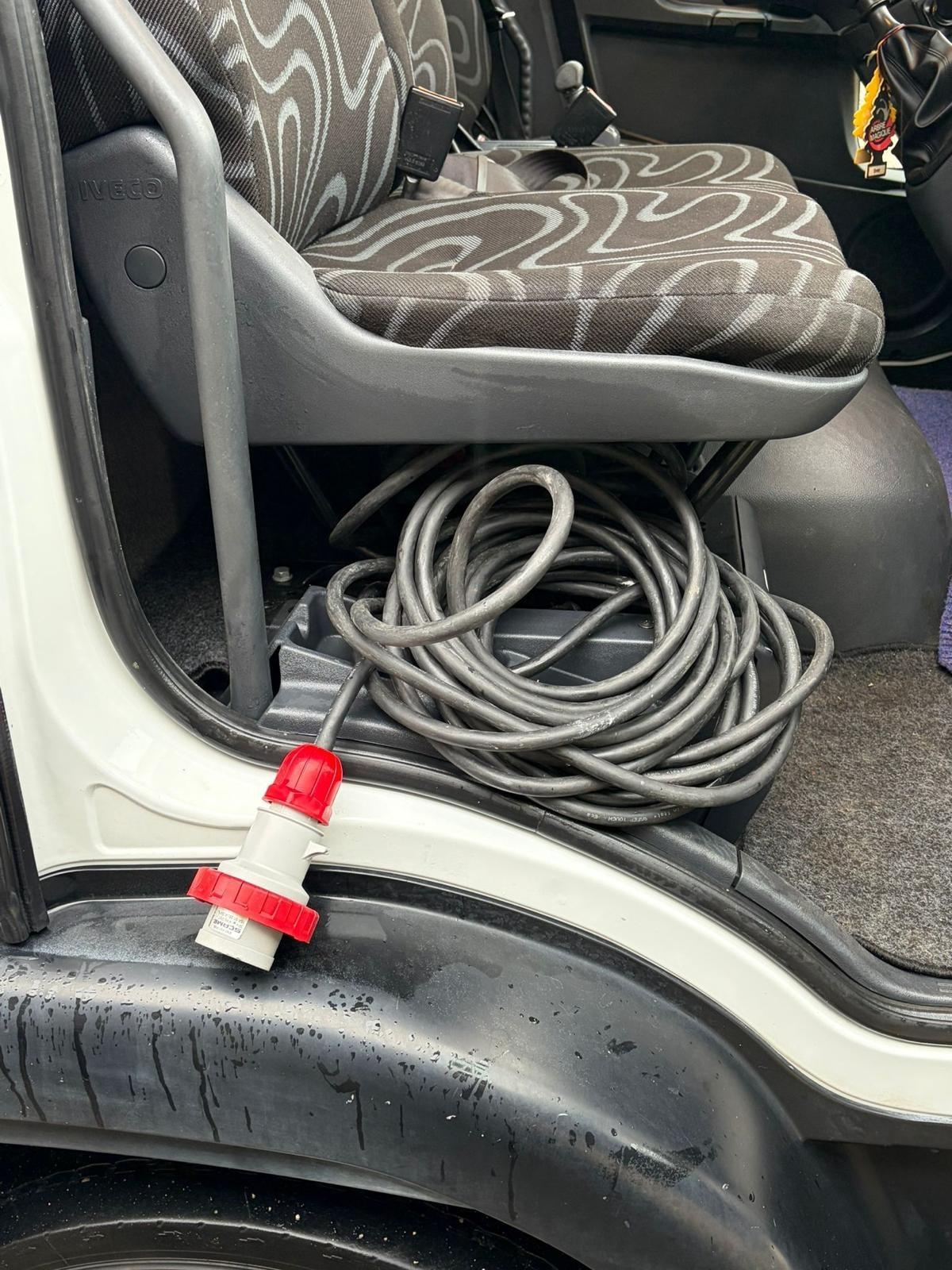 Iveco eurocargo 100-22- frigo per carni-2012