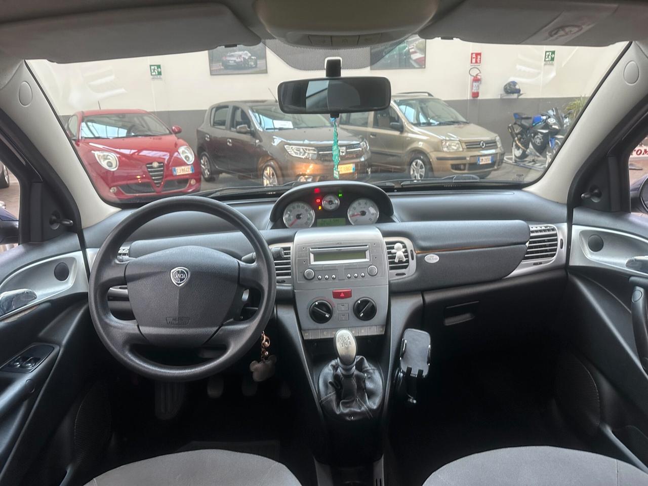 Lancia Ypsilon 1.2 Benzina (Euro 4), ok neopatentati, perfetta.