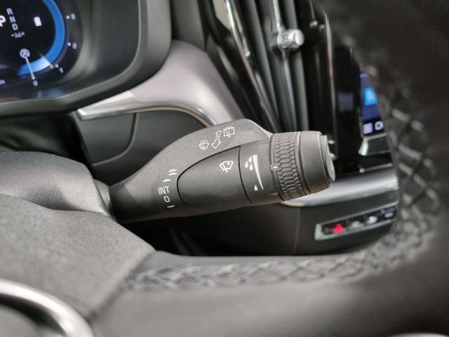 VOLVO XC60 B5 (d) AWD Geartronic Momentum Pro