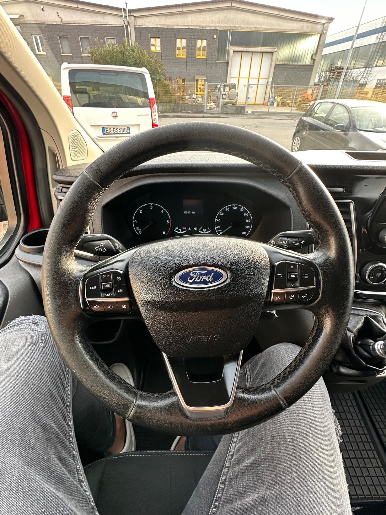 Ford Transit Custom 340 2.0 TDCi 130 PC Furgone Titanium