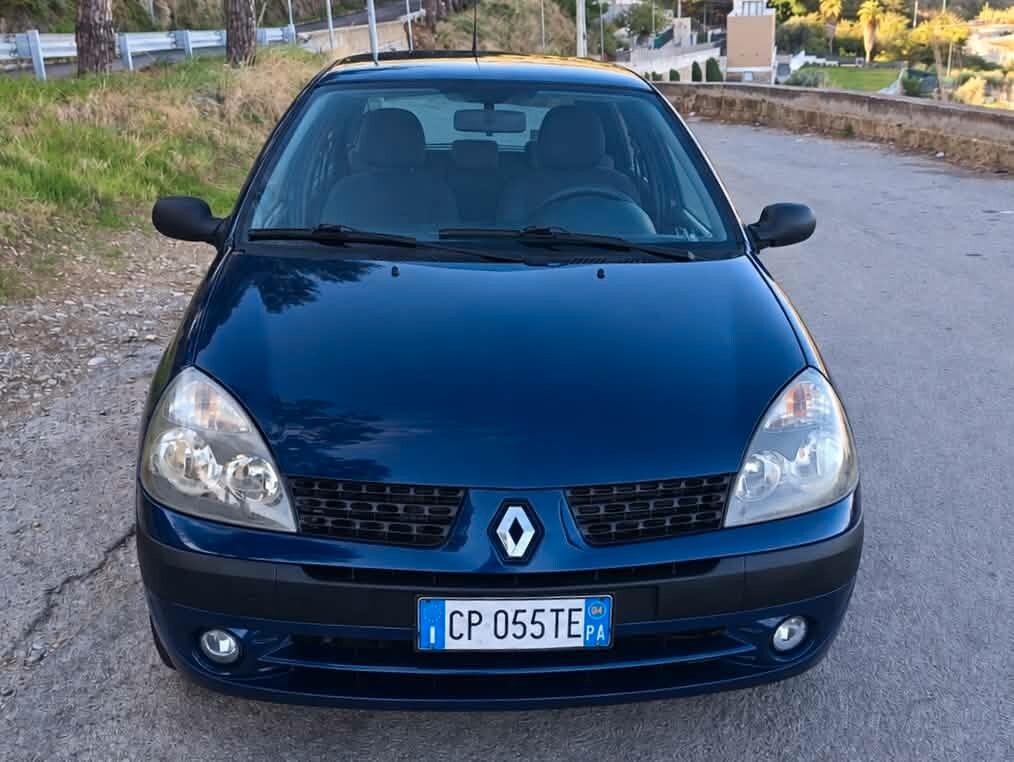Renault Clio 1.2 16V 75 CV Luxe Privilege 5 porte NUOVA