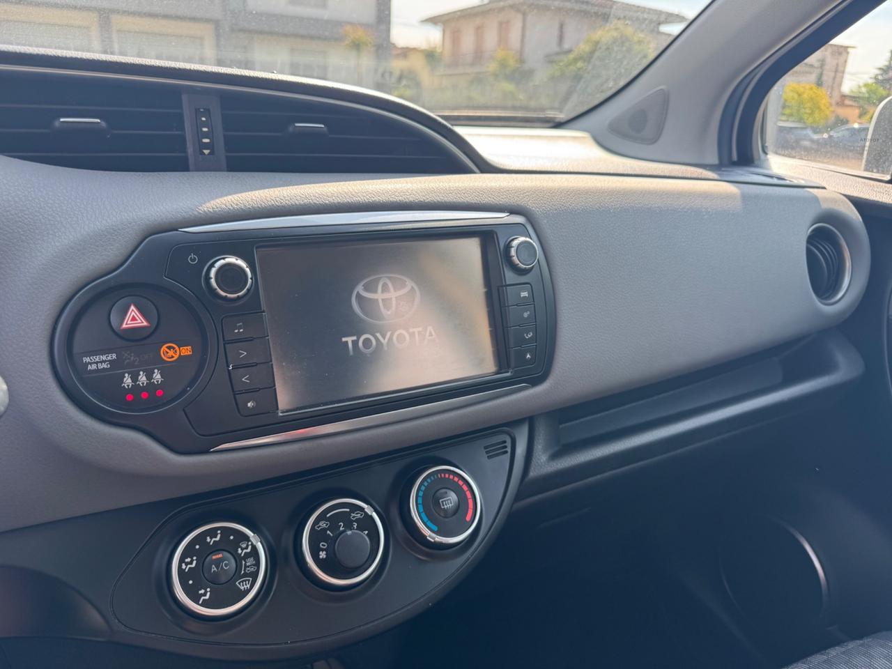 Toyota Yaris 1.0 5 porte Lounge