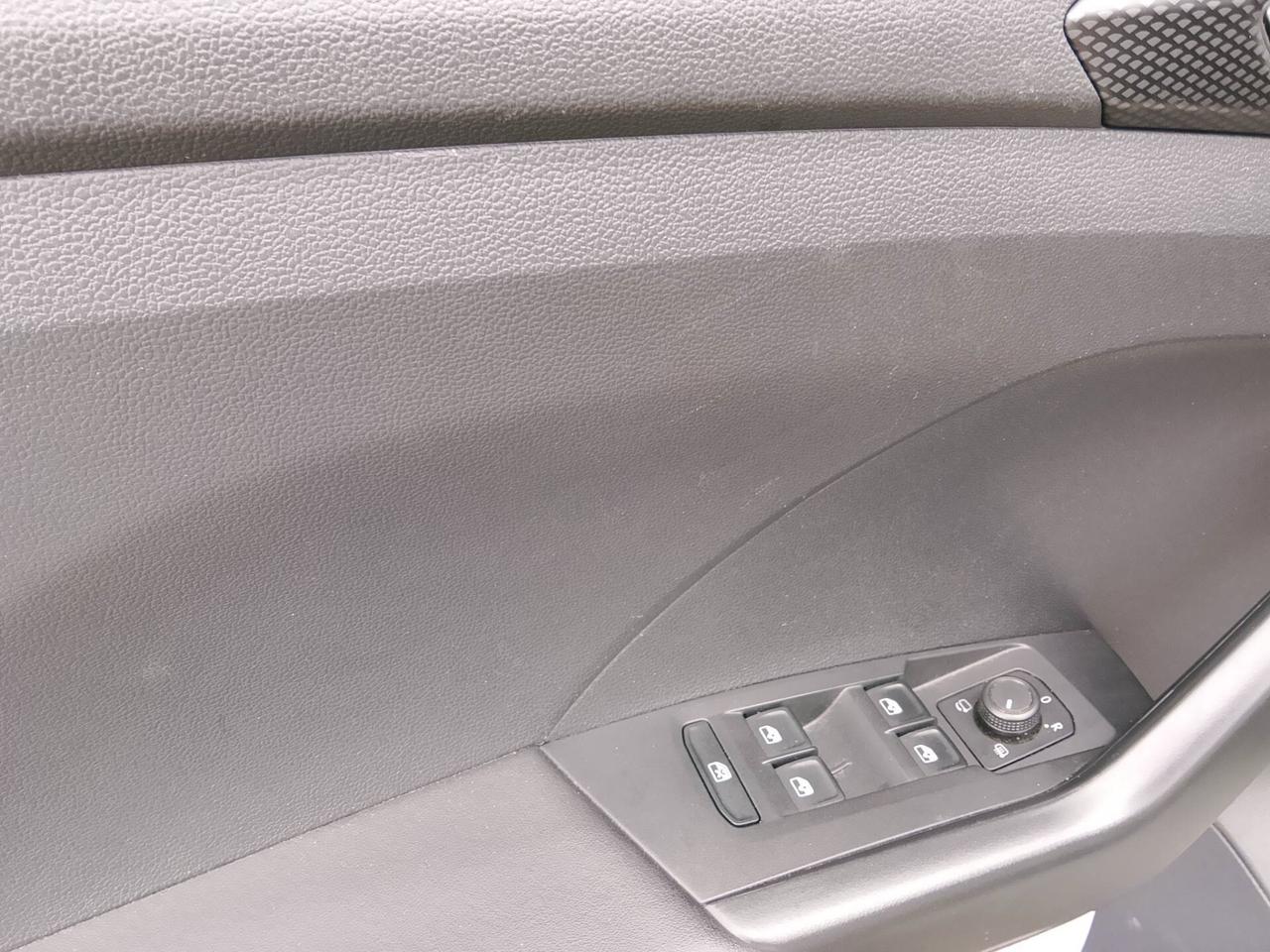 Volkswagen T-Cross 18 MILA KM!