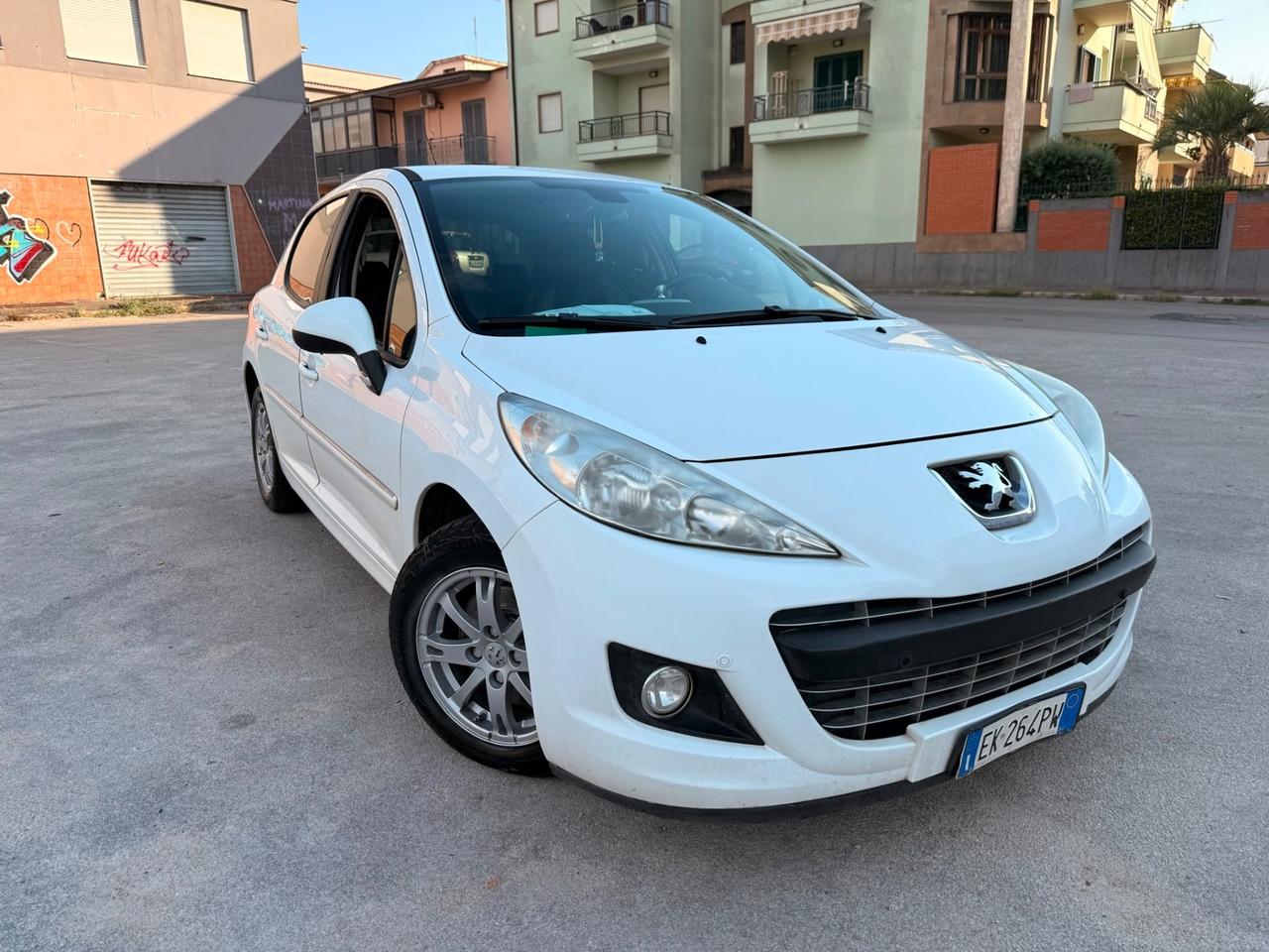 Peugeot 207 1.4 8V 75CV 5p. Active con km 70 mila