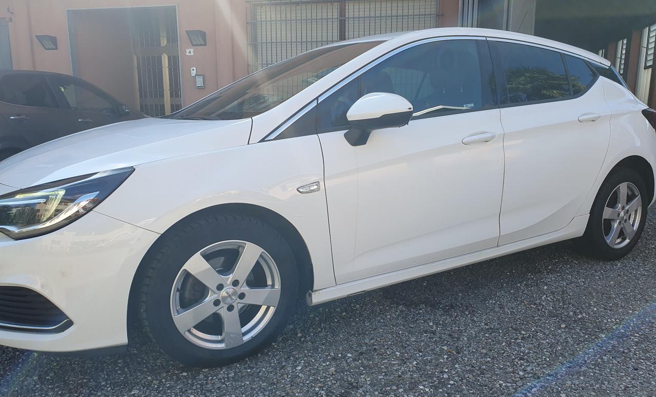 Opel Astra 1.6 CDTi Berlina 110CV Euro6