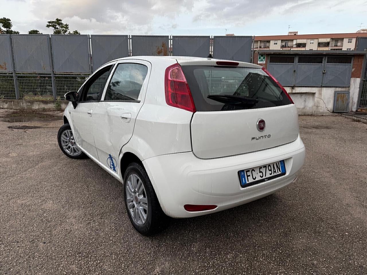 2016 Fiat Punto 1.4 8V 5 porte Natural Power Lounge