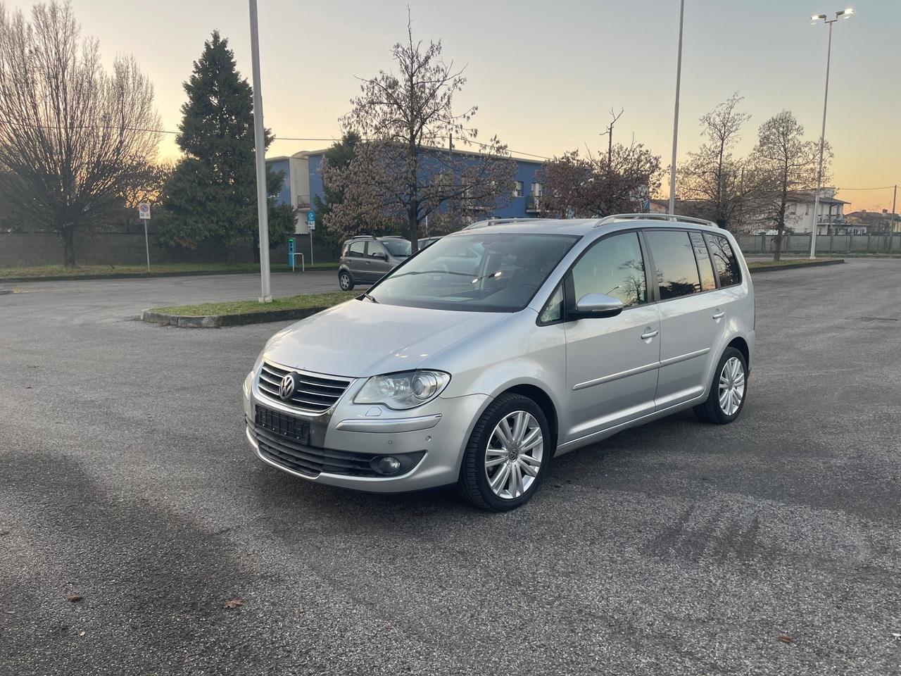Volkswagen Touran 2.0 TDI 170 CV DSG Highline