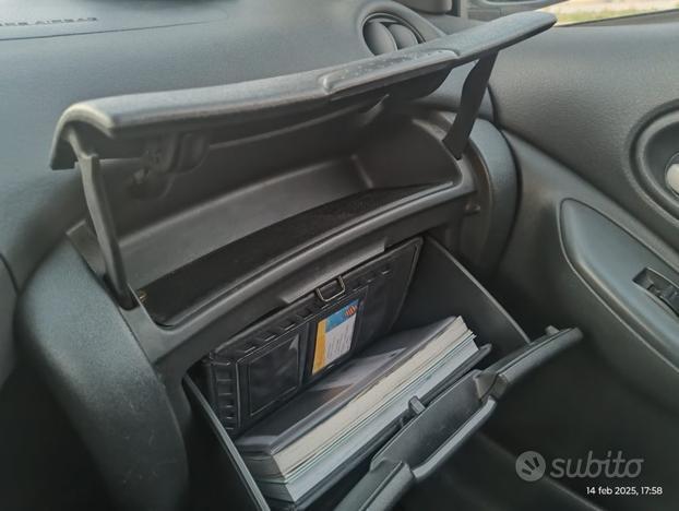 TOYOTA Yaris 1.4 tdi D-4D 5P diesel con GPL perf