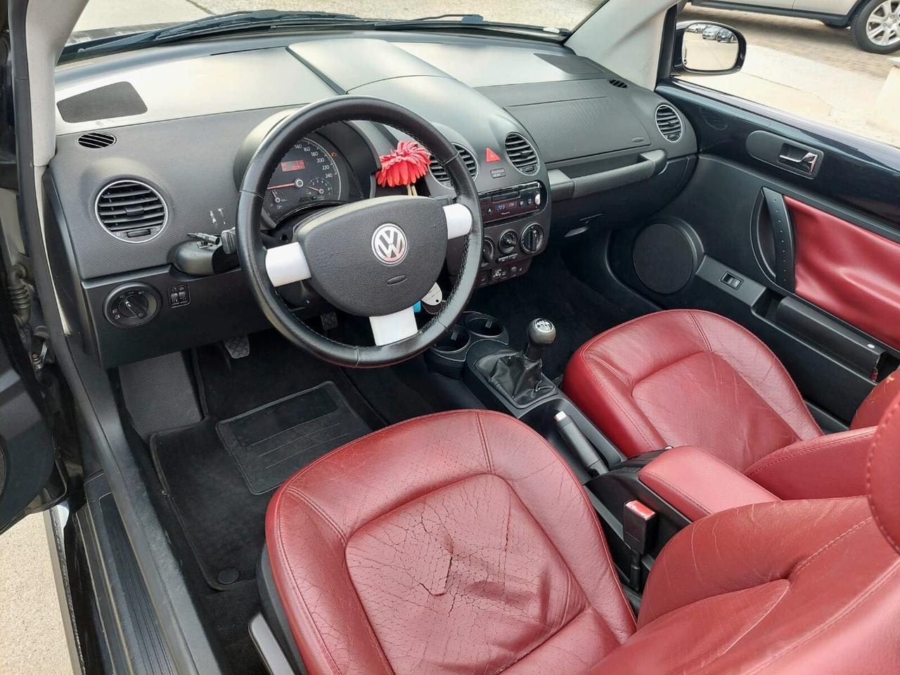 VW New Beetle 1.6 Cabrio Red Lim. Edt. GPL - 2010
