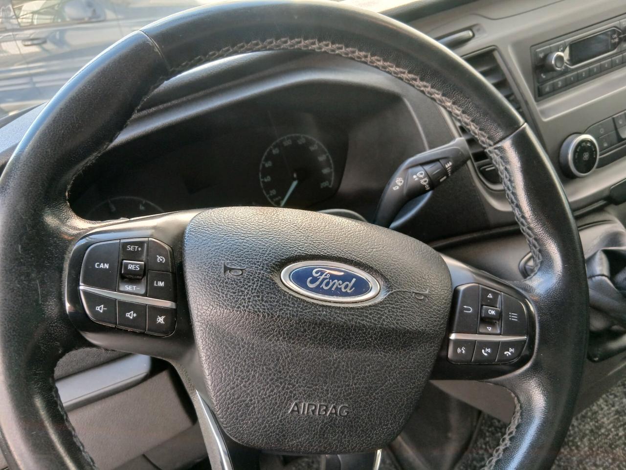 Ford Transit Custom 2.0d Hybrid Diesel tuo a € 199 mese