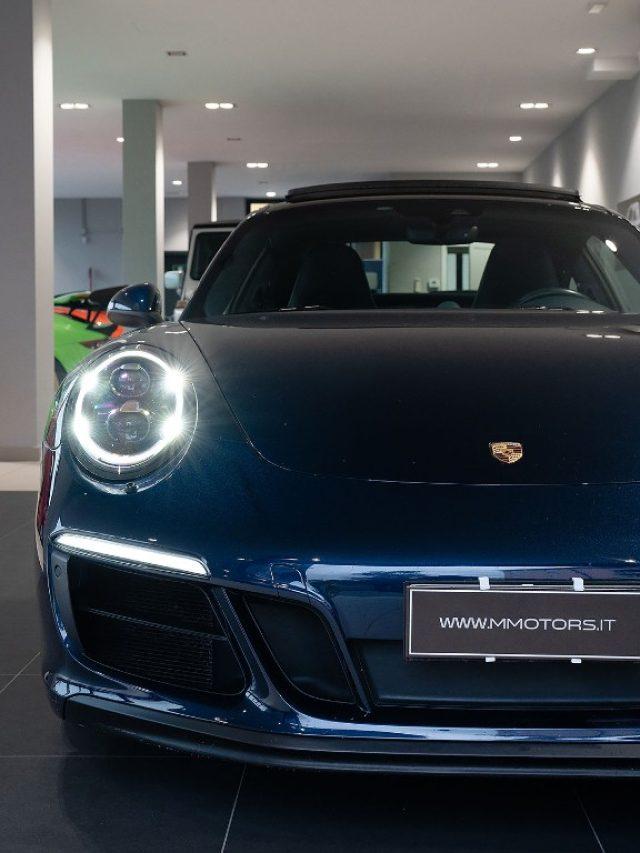 PORSCHE 911 Coupe 3.0 Carrera 4 GTS