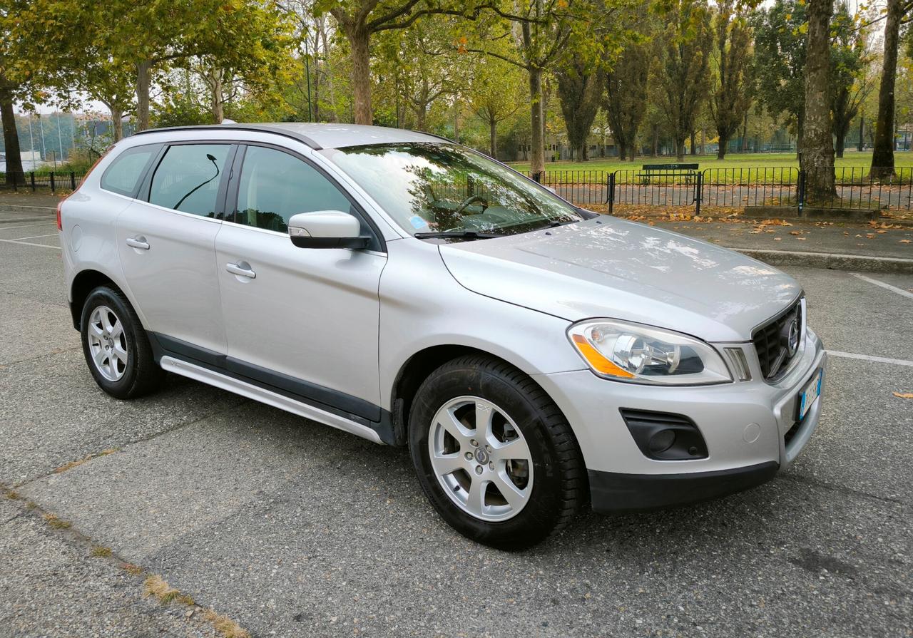 Volvo XC60 2.4 D 163 CV AWD Summum