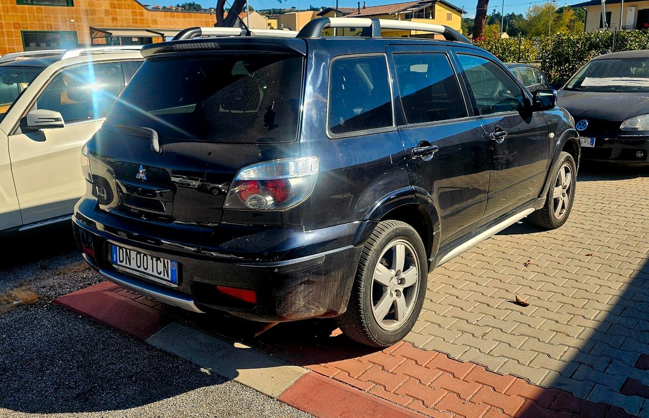 Mitsubishi Outlander 2.0i 16V 4WD Bi- Fuel