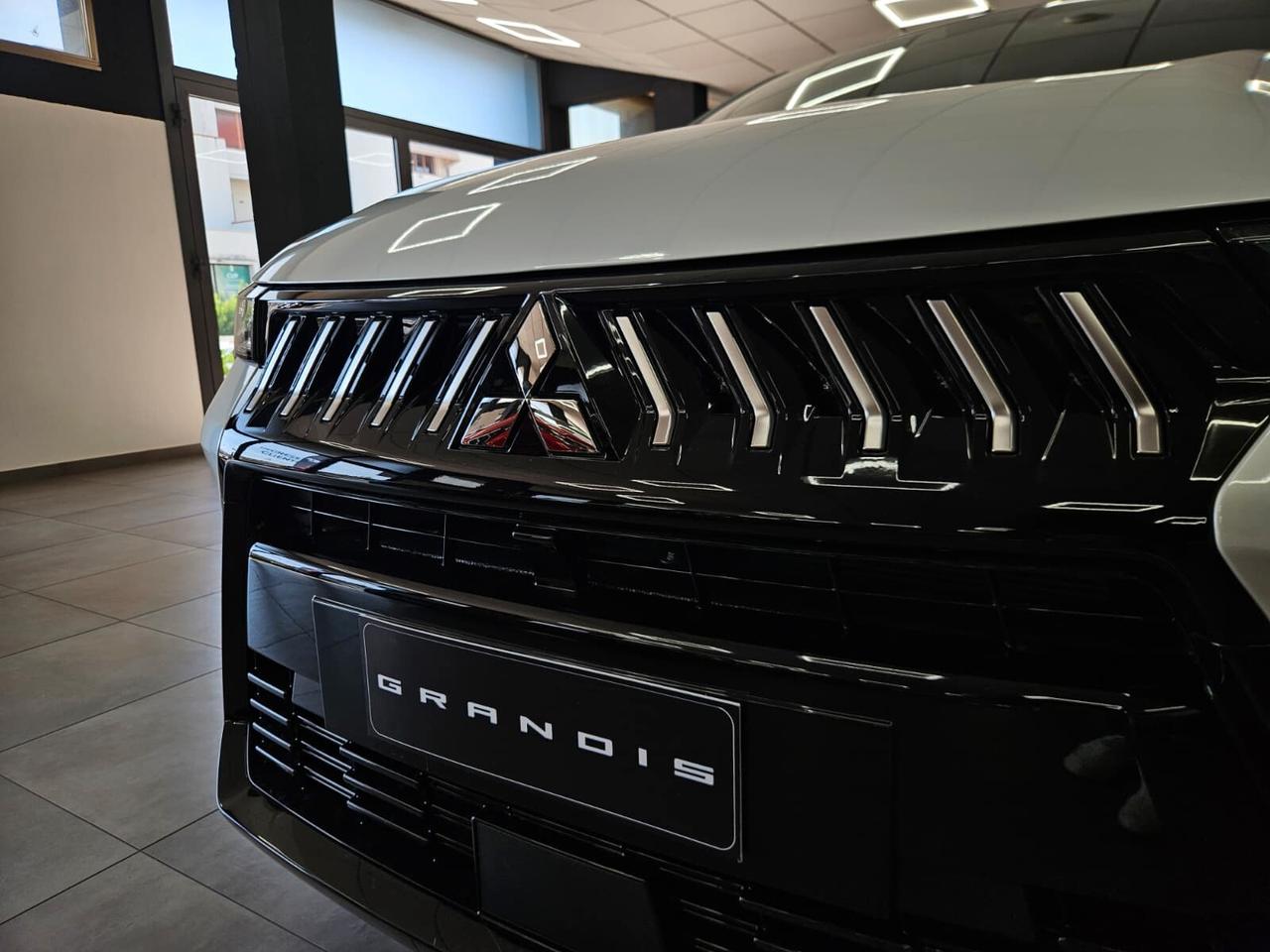 Mitsubishi Grandis DISPONIBILE IN VARIE COLORAZIONI E ALLESTIMENTI - CONCESSIONARIO UFFICIALE
