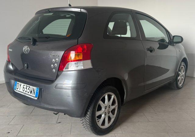 TOYOTA Yaris 1.0 3 porte Luxury pack