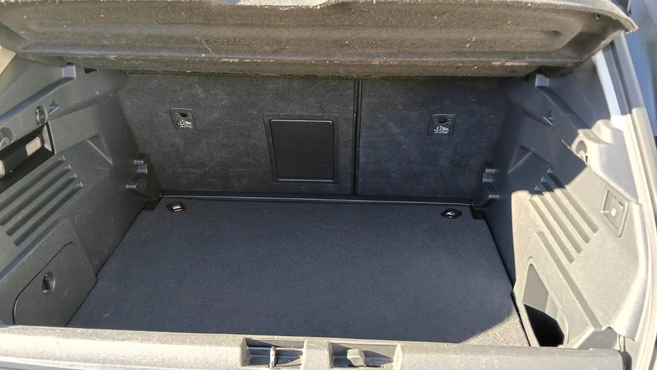 Peugeot 3008 1.6 HDi 112CV cambio robotizzato Tecno