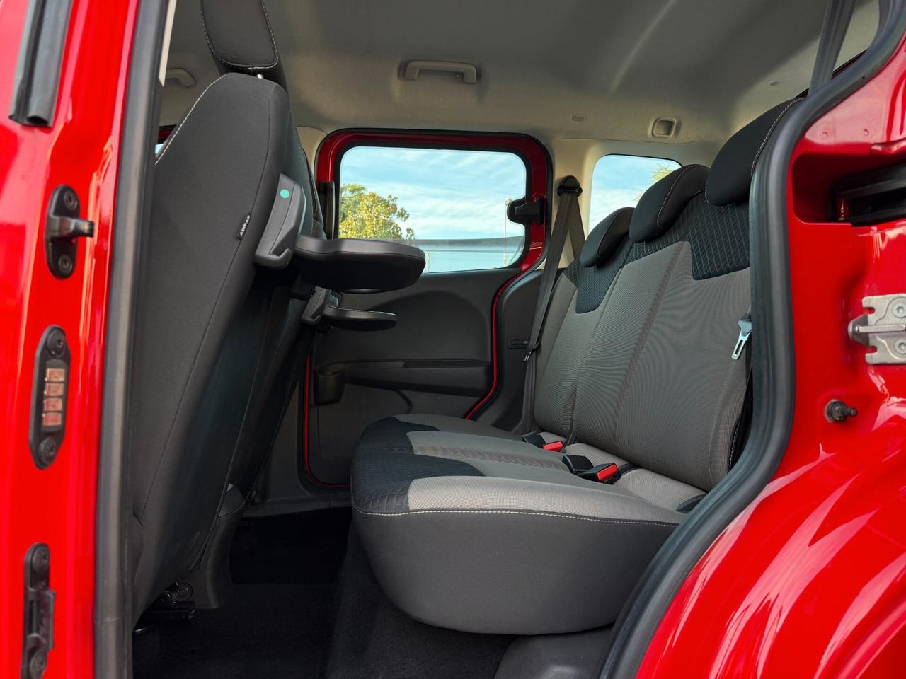 Ford Tourneo Courier 1.0 EcoBoost 100 CV Plus