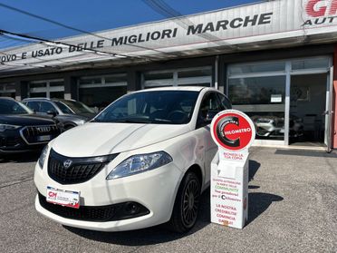 Lancia Ypsilon 1.0 firefly hybrid Silver s&s 70cv