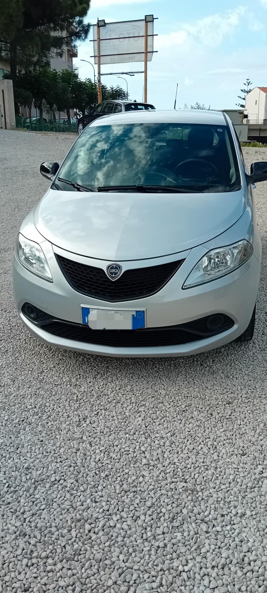 Lancia Ypsilon 1.2 69 CV 5 porte Gold