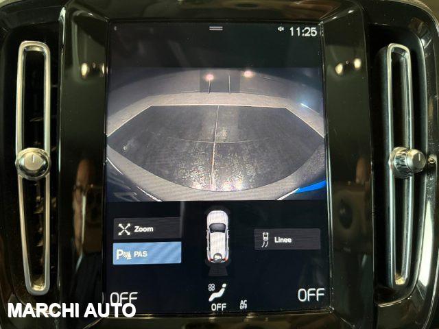 VOLVO XC40 T2 Momentum Pro