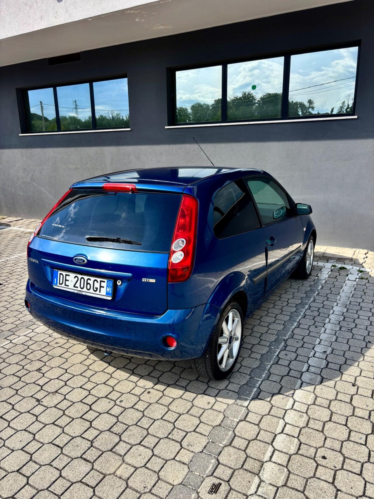 Ford Fiesta 1.4 TDCi 3p. Ghia !! ( SOLI 60.000 km ) !!