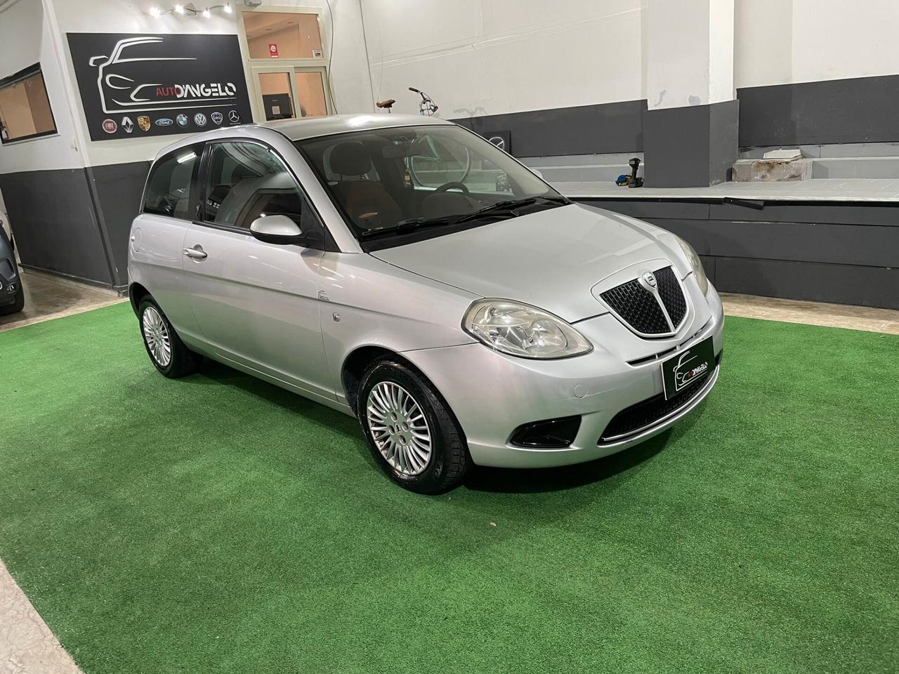 Lancia Ypsilon 1.2 Oro Giallo