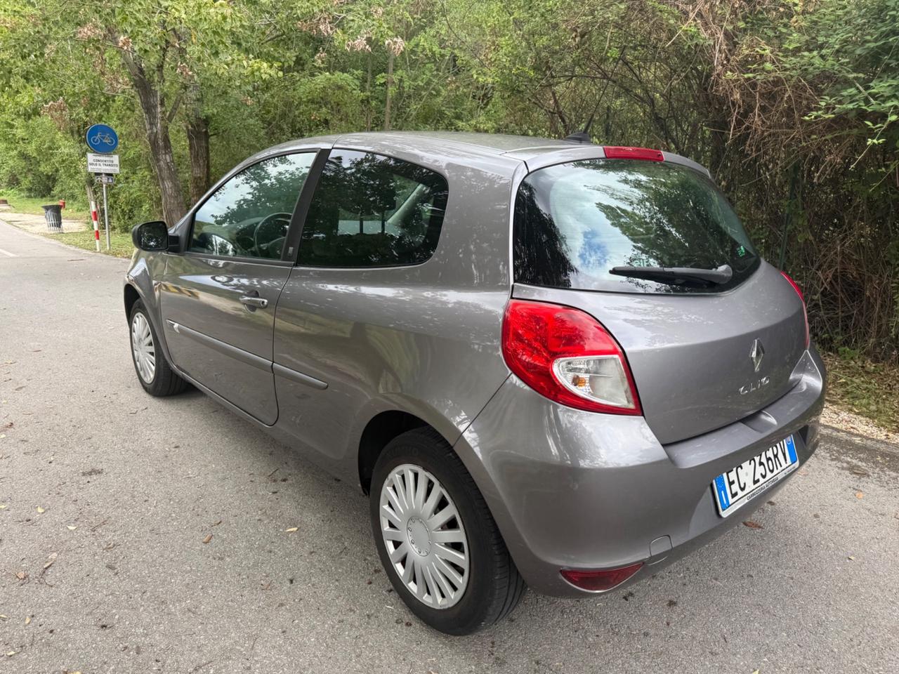 Renault Clio 1.2 16V 3 porte Luxe