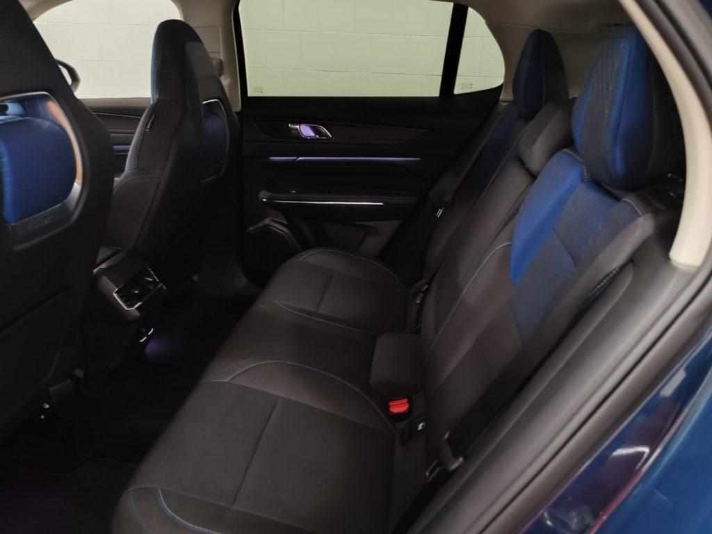 Lynk & Co 01 1.5 td phev auto
