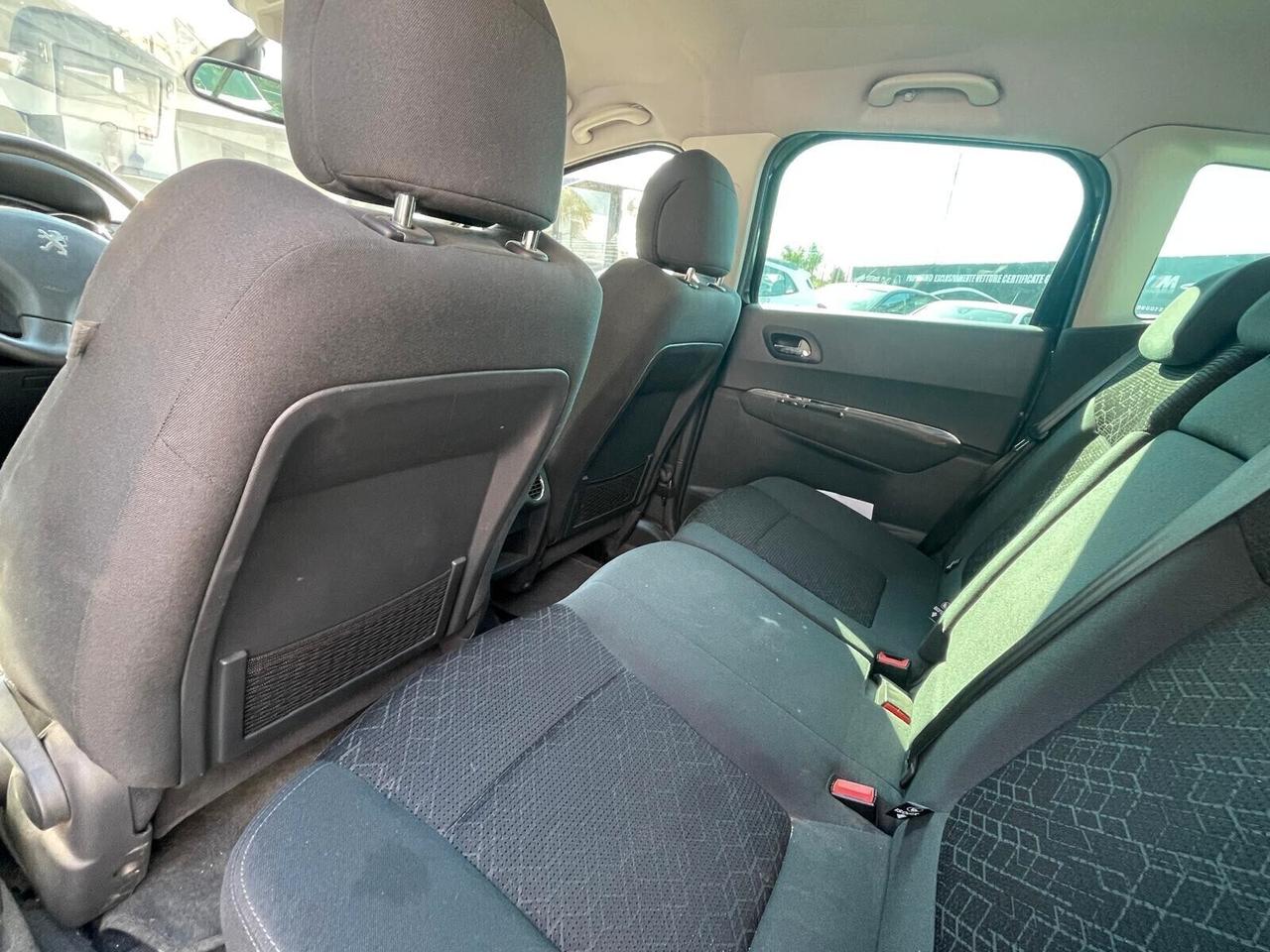 Peugeot 3008 1.6 HDi 115CV Business