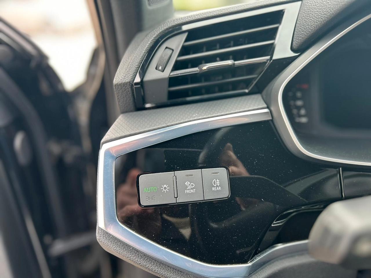 Audi Q3 40 TDI S tronic Sline edition