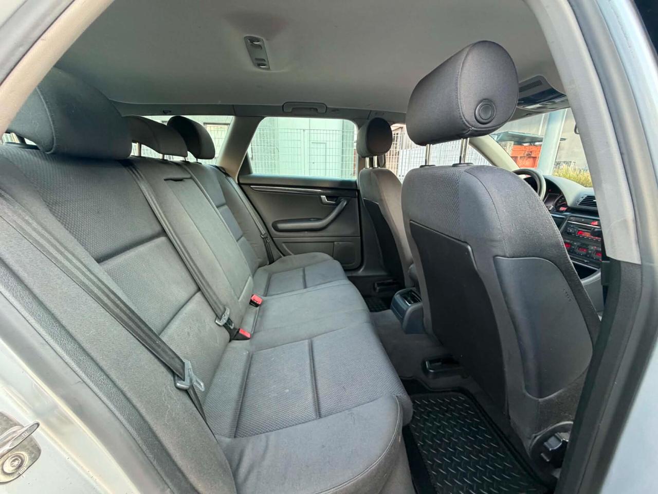 Audi A4 1.9 TDi 130cv-299.000km-U.Prop-2004