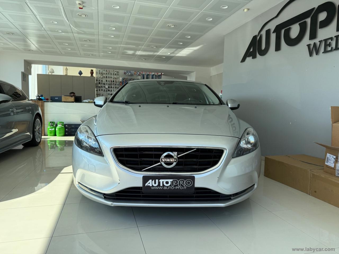VOLVO V40 D2 Business