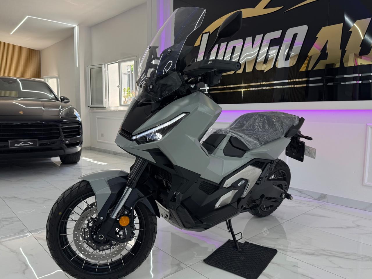 Honda X-ADV 750 Special Color