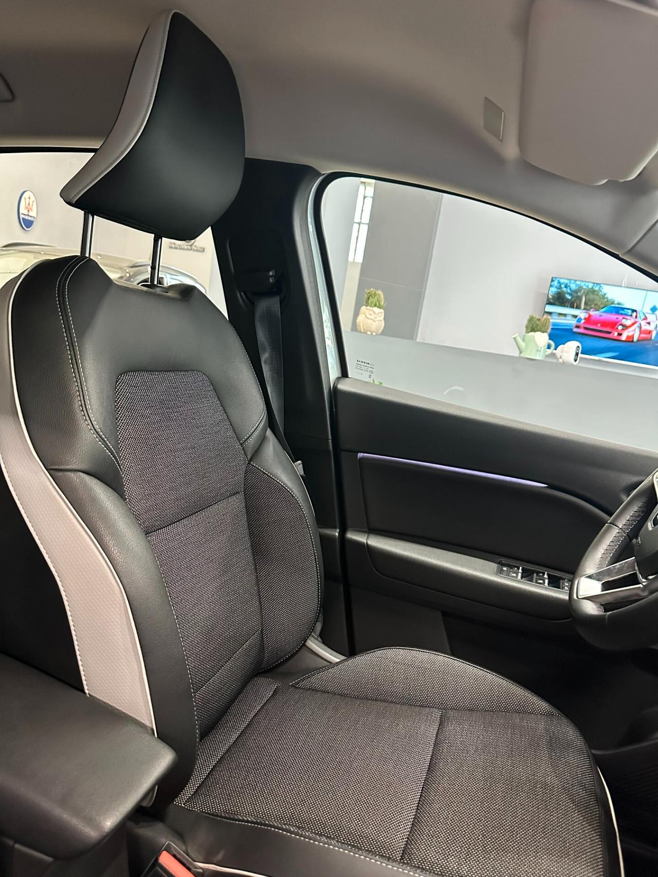 Renault Captur Plug-in Hybrid E-Tech 160 CV Initiale Paris