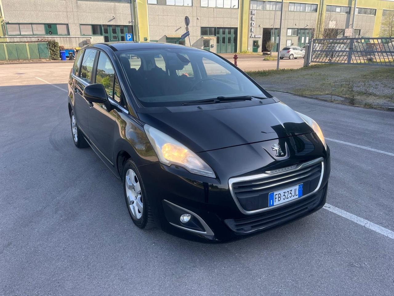 Peugeot 5008 1.6 HDi 115CV Business 7 POSTI