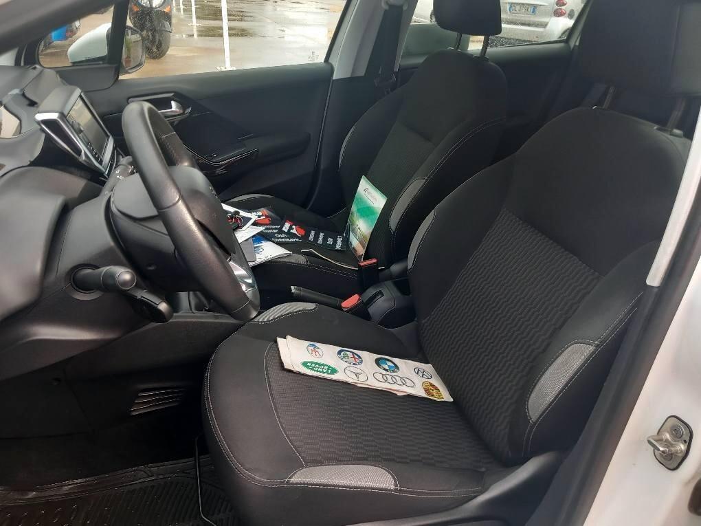 Peugeot 208 PureTech 82 5 porte Active km 96000 garanzia