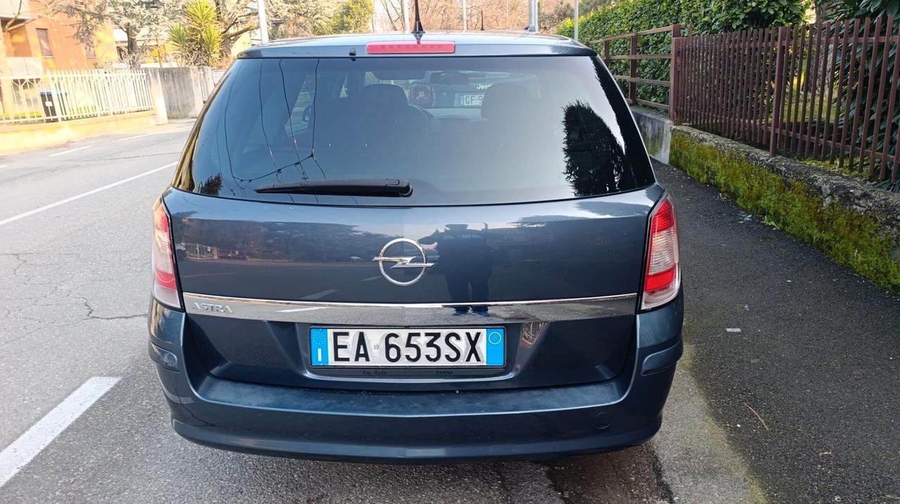 Opel Astra 1.6 16V GPL-TECH Station Wagon Edition