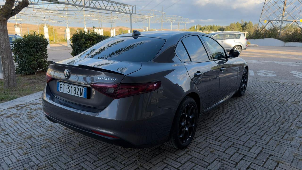 Alfa Romeo Giulia 2.2 Turbodiesel 190 CV MANUALE 6MT Super