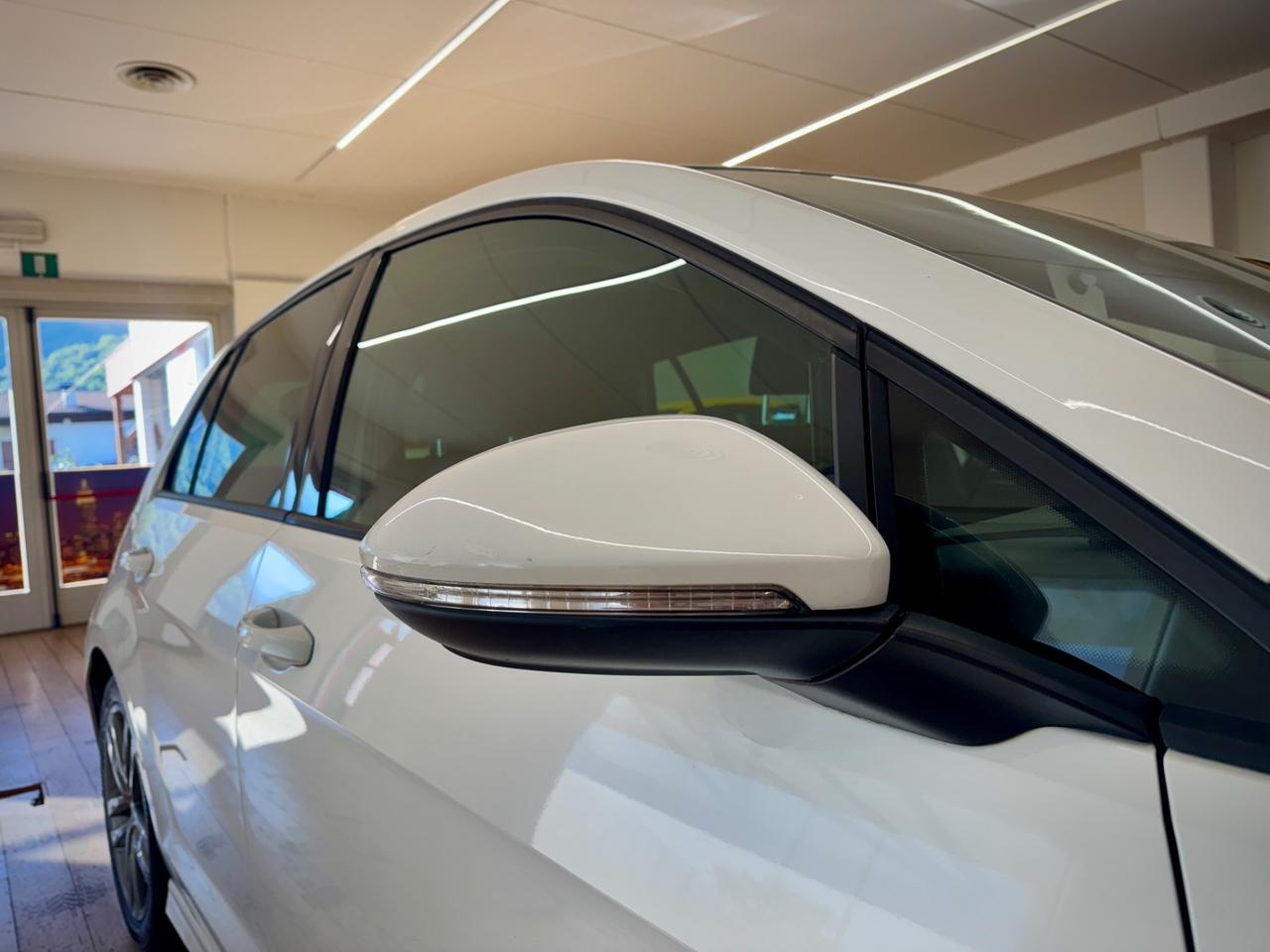 Volkswagen Golf R-LINE SPORT 150 CV