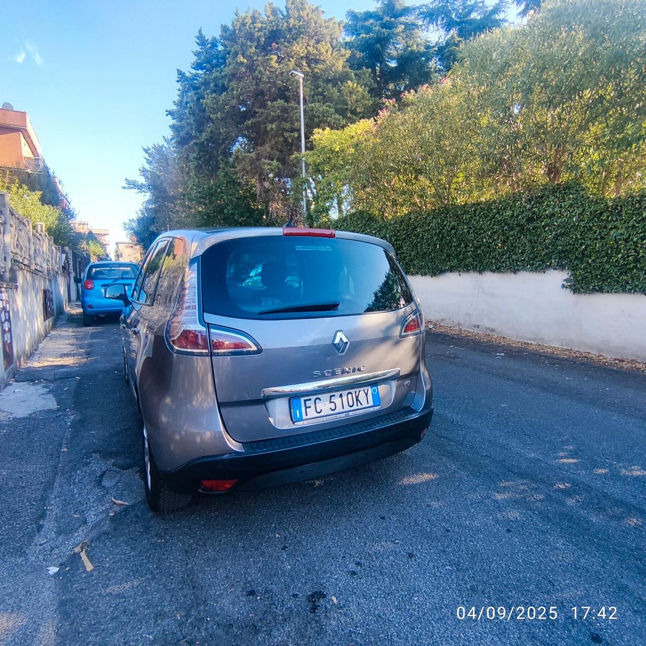 Renault Scenic Scénic XMod dCi 110 CV EDC Limited