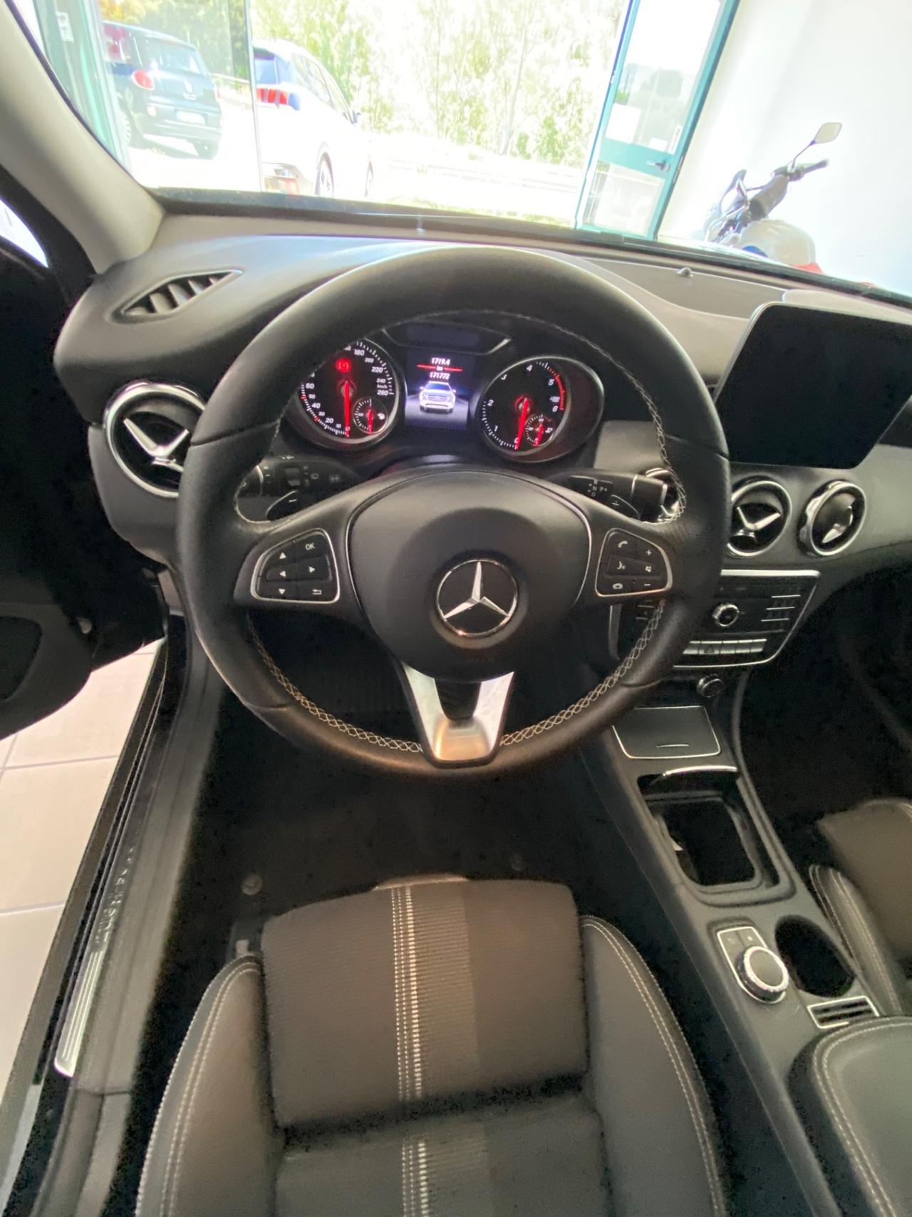 Mercedes-benz GLA 200 d Sport