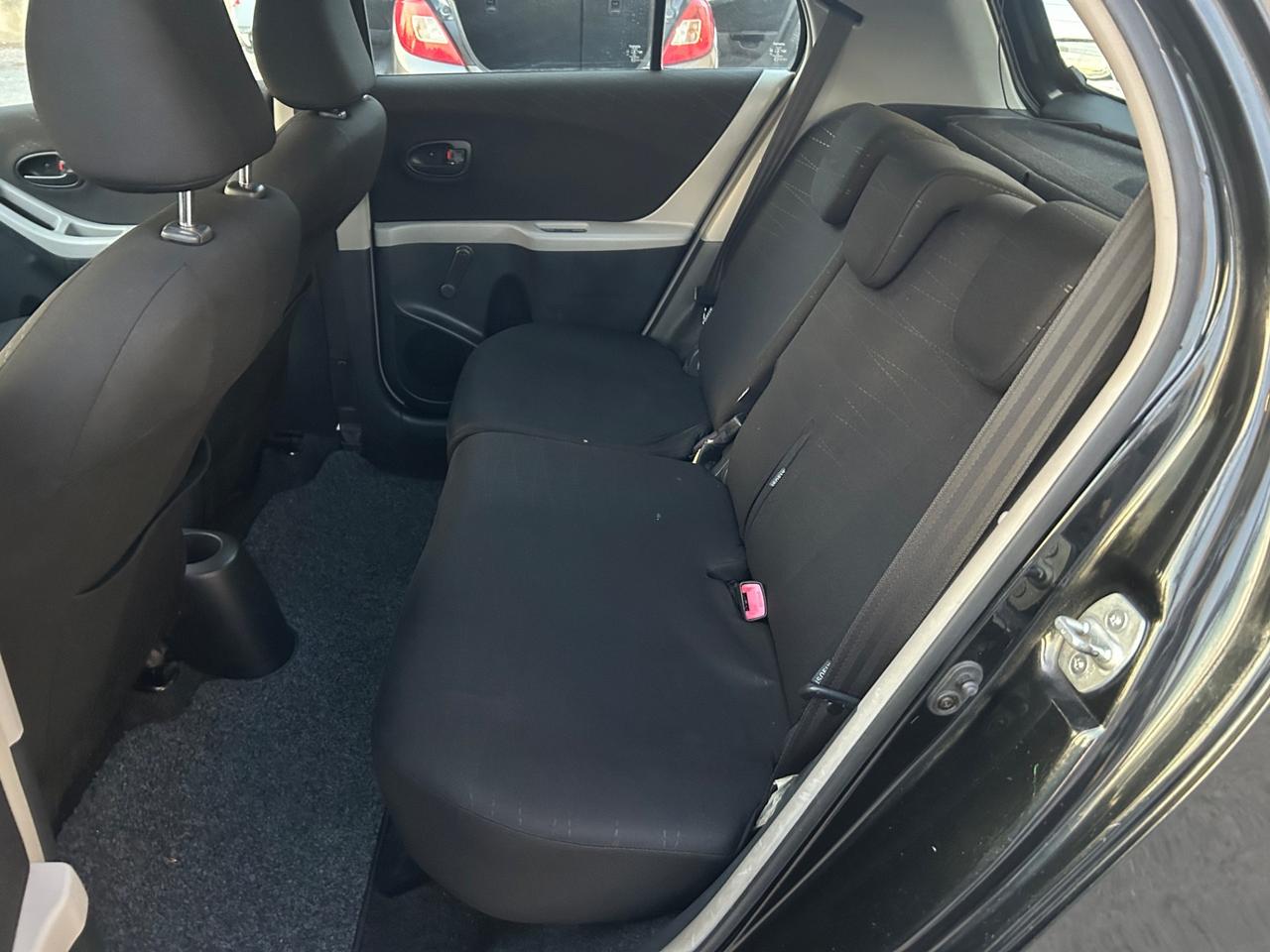 Toyota Yaris 1.0 5 porte Sol