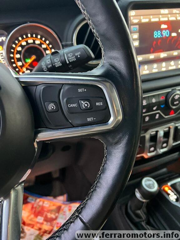 Jeep Wrangler 2.2 Mjt II Sahara SOLO 50.000KM