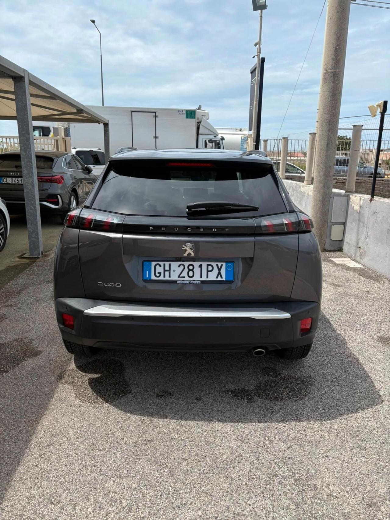 Peugeot 2008 130cv automatica Allure 12/21