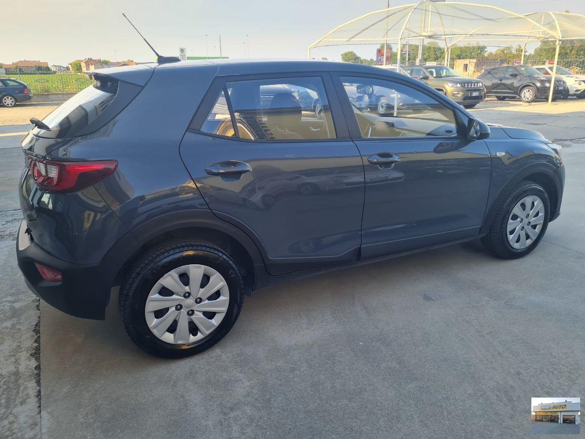 KIA Stonic 1.2 Benzina-Neopatentati-Anno 2022