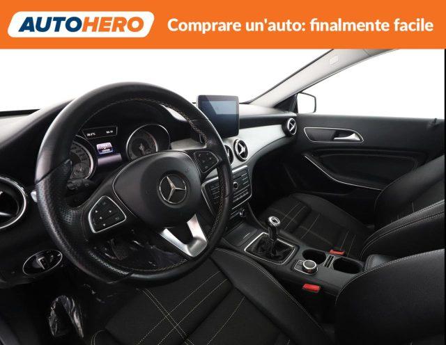MERCEDES-BENZ GLA 180 Premium