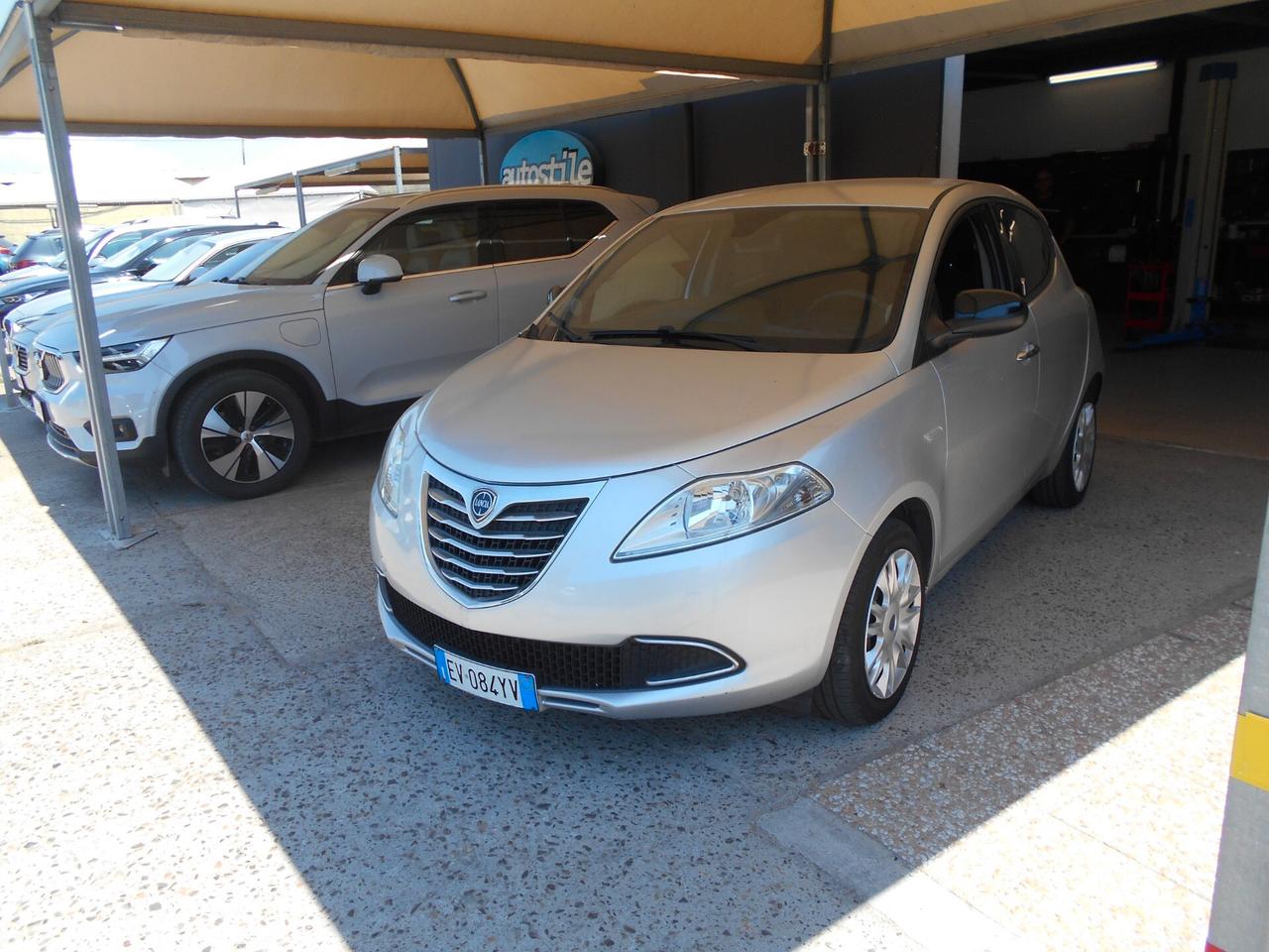 Lancia Ypsilon 1.2 69 CV 5 porte S&S Platinum