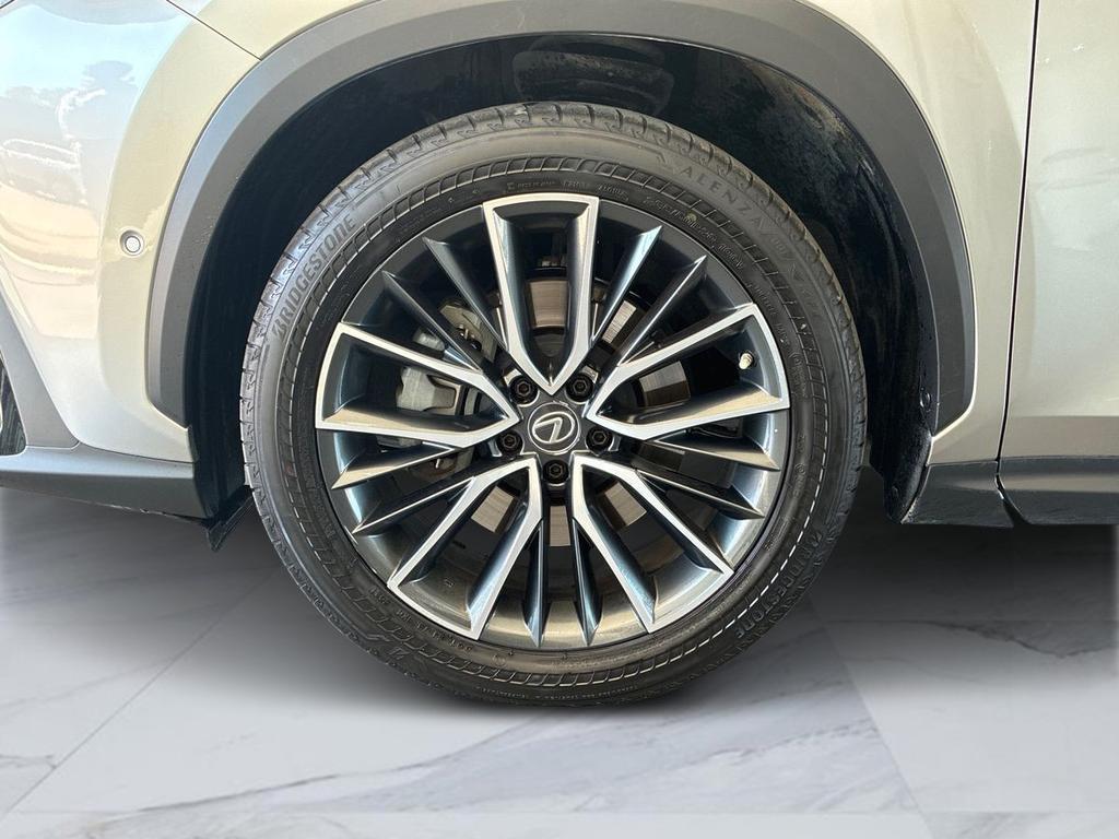 Lexus NX 2.5 plug-in Luxury 4wd e-cvt