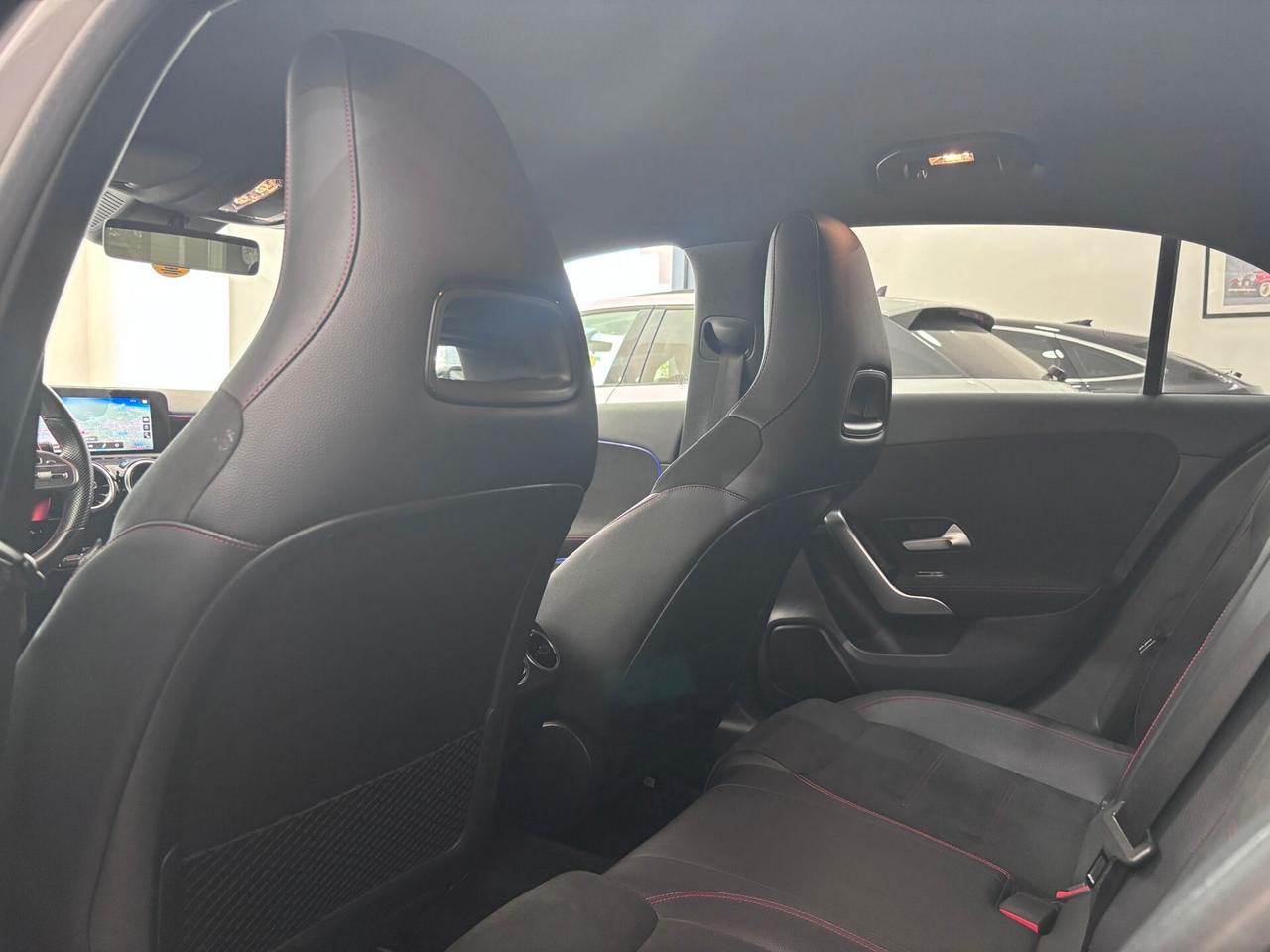 MERCEDES-BENZ A180D PREMIUM AMG LED-NAVI