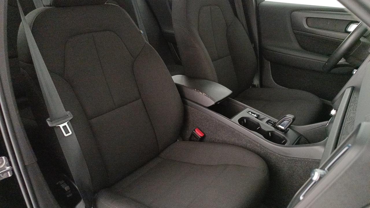 VOLVO XC40 1.5 t2 Momentum auto my21